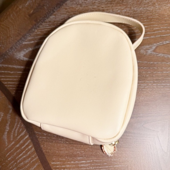 BVLGARI: Beige & "Logo", Travel/Cosmetic Bag - Picture 6 of 9